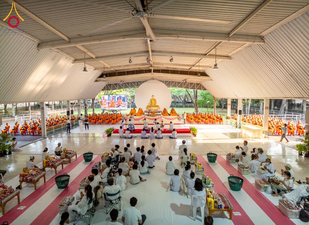 ภาพ No.322907:วันอาทิตย์ที่ 19 เมษายน พ.ศ. 2569 ตักบาตรฉลองพระใหม่ โครงการบรรพชาและอุปสมบทหมู่ รุ่นบูชาธรรม 82 ปี หลวงพ่อธัมมชโย ณ อาคารโถงช้าง สำนักงานใหญ่