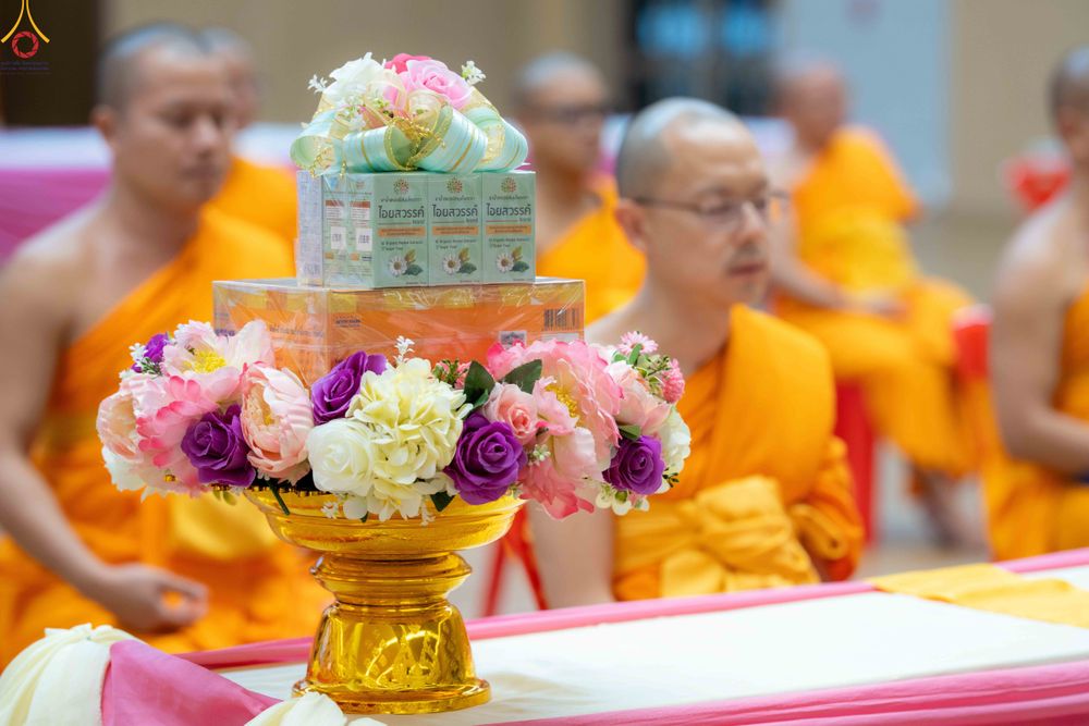 ภาพ No.343532:วันที่ 16 สิงหาคม พ.ศ.2569 พิธีถวายคิลานเภสัช และอุปกรณ์ทางการแพทย์ ณ ห้องแก้วสารพัดนึก2 วัดพระธรรมกาย