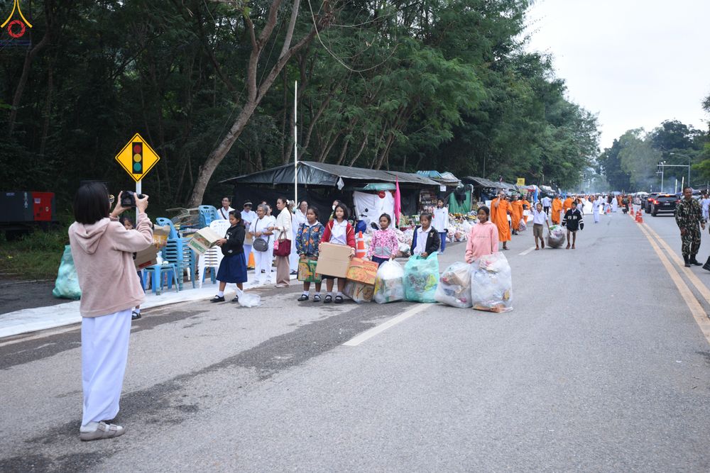 ภาพ No.283437:วันที่ 12 -13 ธันวาคม พ.ศ.2568 เบื้องหลังความสำเร็จ ของการจัดงานตักบาตร พระ 1,000 รูป เขาใหญ่