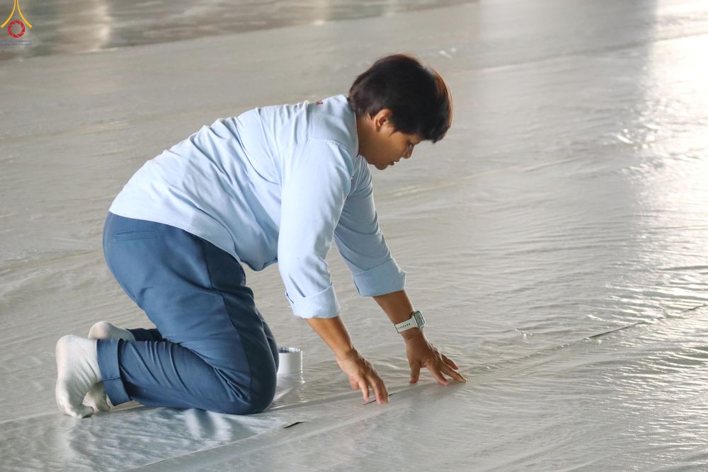 ภาพ No.322946:วันที่ 17-19 เมษายน พ.ศ.2569 การปูผ้ากระสอบขาว , เตรียมจุดฉัน , เตรียมจุดพักค้าง เพื่องานถวายมหาสังฆทาน 40,000 กว่าวัดทั่วประเทศ วันคุ้มครองโลก 22 เมษายน พ.ศ.2569 วัดพระธรรมกาย