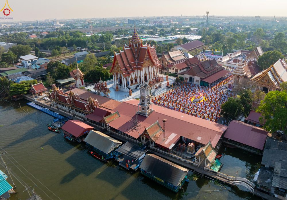 ภาพ No.295405:วันที่ 16 มกราคม พ.ศ. 2569 พิธีต้อนรับพระธรรมยาตรา อนุสรณ์สถานลำดับที่ 4 (ภาพชุดที่ 2) สถานที่เกิดด้วยกายธรรม ณ วัดโบสถ์บน ต.บางคูเวียง จ.นนทบุรี ในโครงการธรรมยาตรา กตัญญูบูชา มหาปูชนียาจารย์ พระมงคลเทพมุนี(สด จนฺทสโร) พระผู้ปราบมาร อนุสรณ์สถาน 7 แห่ง ปี