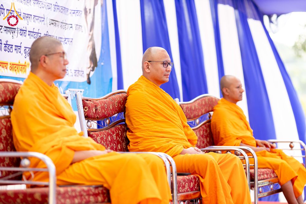 ภาพ No.283746:วันที่ 6-7 ธันวาคม พ.ศ. 2568  พิธีรับมอบหนังสือแสดงเจตจำนงถวายสิทธิครอบครองและใช้ประโยชน์วัดสันติวัน เมืองนาคปูร์  พิธีจุดโคมประทีปถวายเป็นพุทธบูชา และอุทิศบุญกุศลแด่ ดร.บี.อาร์. อัมเบดการ์  พิธีบูชาข้าวพระถ่ายทอดสดจากประเทศไทย