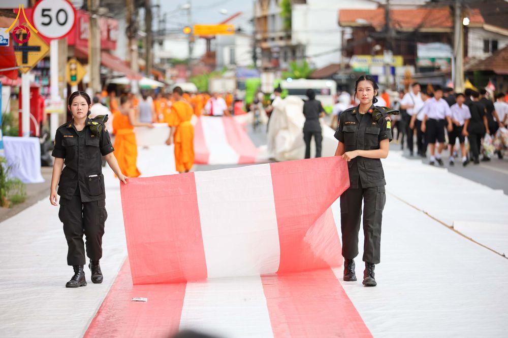 ภาพ No.336919:วันเสาร์ที่ 27 มิถุนายน 2569 พิธีตักบาตรพระ 1,345 รูป  ณ ข่วงสันกำแพง อำเภอสันกำแพง จังหวัดเชียงใหม่