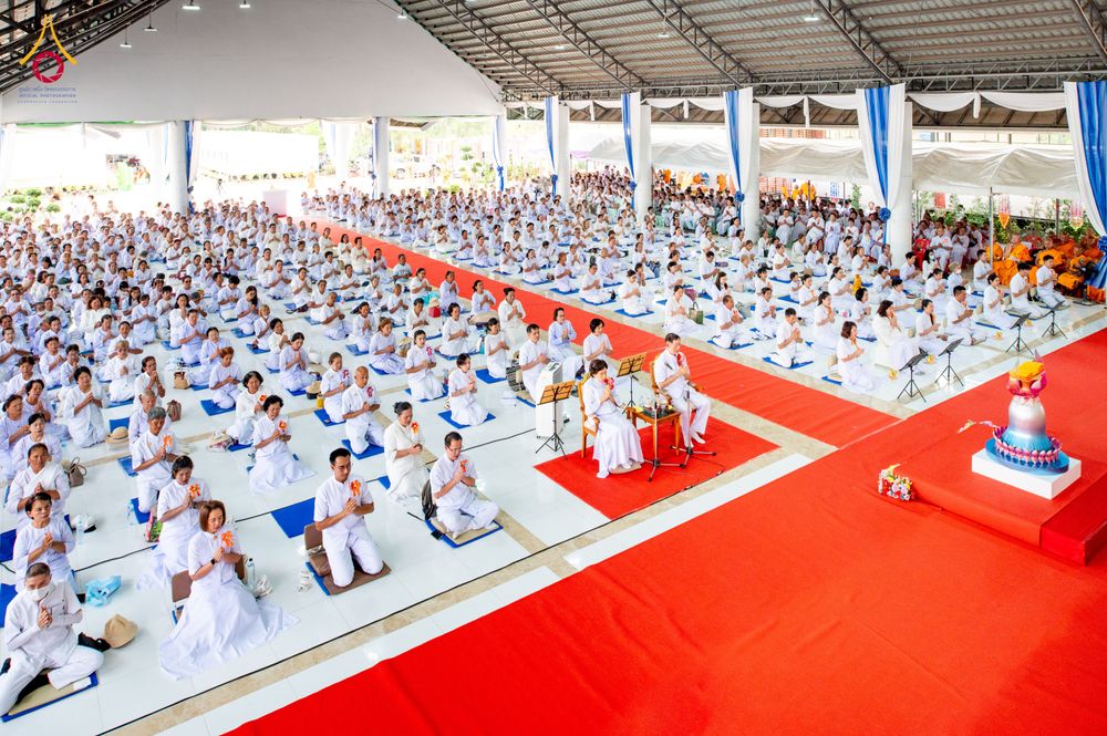 ภาพ No.327127:วันศุกร์ที่ 1 พฤษภาคม พ.ศ.2569 พิธีทอดผ้าป่า โปรยรัตนชาติ ตอกเสาเข็มมงคลต้นแรก สถาปนา “องค์พระเจดีย์เพื่อสร้างสันติภาพโลก” (แห่งแรกของภาคอีสาน) ณ ธุดงคสถานอำนาจเจริญ  อ.เมือง จ.อำนาจเจริญ
