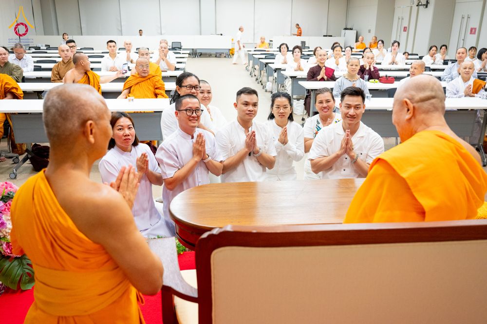 ภาพ No.324784:วันอังคารที่ 21 เมษายน พ.ศ.2569  หลวงพ่อทัตตชีโว รองเจ้าอาวาสวัดพระธรรมกาย ถวายการต้อนรับและปฏิสันถารคณะสงฆ์จากประเทศเวียดนาม