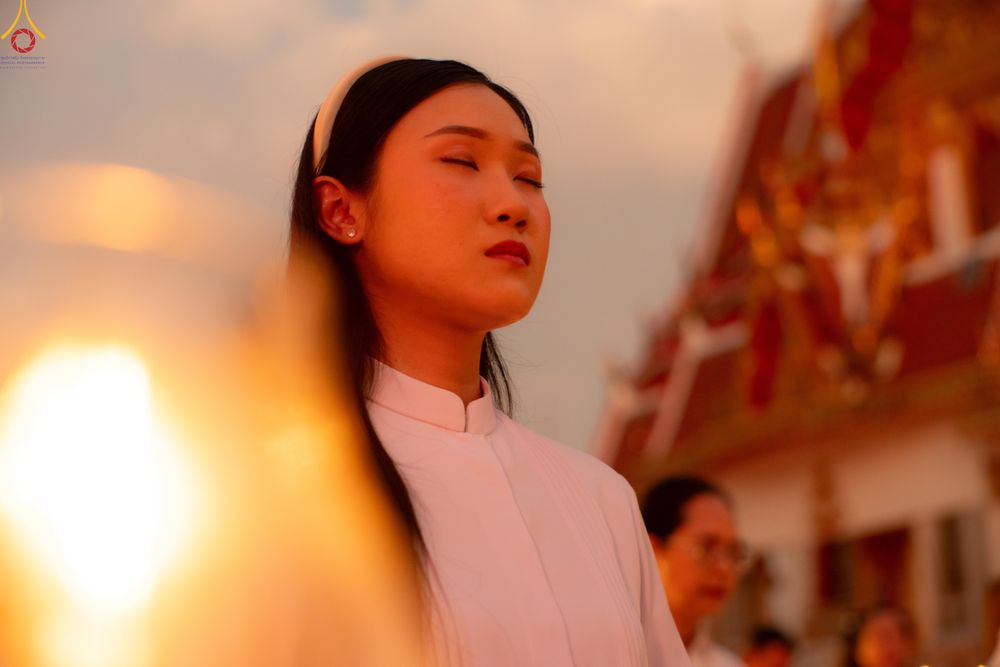 ภาพ No.297133:วันที่ 17 มกราคม พ.ศ. 2569 พิธีจุดประทีปถวายเป็นพุทธบูชา และบูชาธรรมมหาปูชนียาจารย์ (ภาพชุดที่ 2) ณ วัดโบสถ์บน ต.บางคูเวียง จ.นนทบุรี อนุสรณ์สถานลำดับที่ 4 สถานที่เกิดด้วยกายธรรม ในโครงการธรรมยาตรา กตัญญูบูชา มหาปูชนียาจารย์ พระมงคลเทพมุนี(สด จนฺทสโร) พร