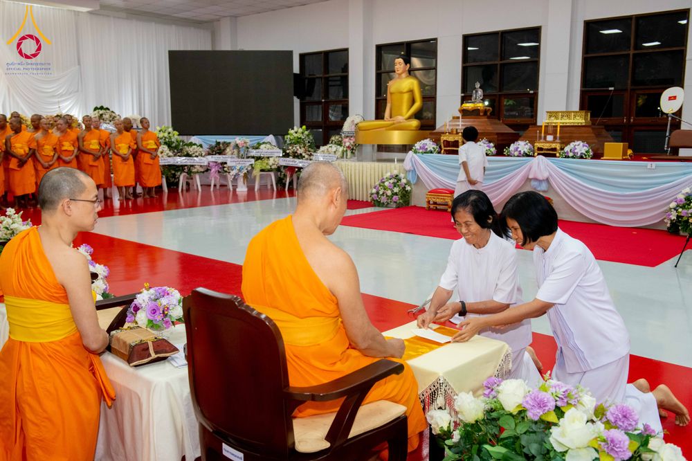 ภาพ No.315901:วันพฤหัสบดีที่ 26 มีนาคม พ.ศ. 2569 พิธีบำเพ็ญกุศล คุณพ่อณรงค์ จินตมากุล  สิริอายุ 99 ปี 11 เดือน โยมบิดา พระครูปลัดรัตนวีรวัฒน์ (รังสฤษดิ์ อิทฺธิจินตโก) ที่ปรึกษาเจ้าคณะจังหวัดปทุมธานี เจ้าอาวาสวัดพระธรรมกาย  ณ ห้องปลูกศรัทธา 2 วัดพระธรรมกาย ปทุมธานี