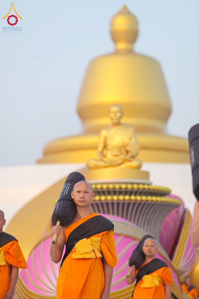 ภาพ No.299832:วันที่ 19 มกราคม พ.ศ.2569 พระธรรมยาตราปฏิบัติธรรมและถ่ายภาพหมู่ประวัติศาสตร์ ณ อนุสรณ์สถานลำดับที่ 5 สถานที่เผยแผ่วิชชาธรรมกายครั้งแรก  อนุสรณ์สถานบางปลาวัดบางปลา อ.บางเลน จ.นครปฐม ในโครงการธรรมยาตรา กตัญญูบูชา มหาปูชนียาจารย์ พระมงคลเทพมุนี(สด จนฺทสโร) 