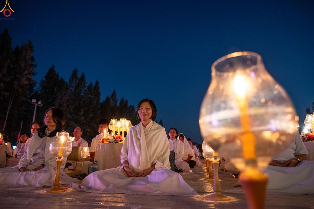 ภาพ No.292154:วันที่ 10 มกราคม พ.ศ. 2569 พิธีจุดประทีปถวายเป็นพุทธบูชา และบูชาธรรมมหาปูชนียาจารย์  ณ อนุสรณ์สถานคลองบางนางแท่น อ.สามพราน จ.นครปฐม ในโครงการธรรมยาตรา กตัญญูบูชา มหาปูชนียาจารย์ พระมงคลเทพมุนี(สด จนฺทสโร) พระผู้ปราบมาร อนุสรณ์สถาน 7 แห่ง ปีที่ 14