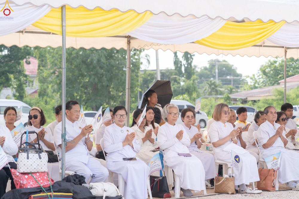 ภาพ No.331431:วันที่ 31 พฤษภาคม พ.ศ.2569 พิธีทอดผ้าป่าและตอกเสาเข็มมงคลต้นแรก องค์พระเจดีย์เพื่อสร้างสันติภาพโลก  ณ ธุดงคสถานพัฒนานิคม จังหวัดลพบุรี