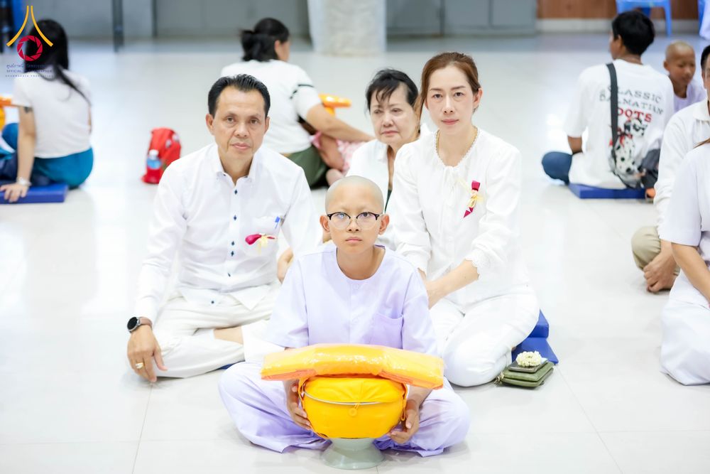 ภาพ No.317490:วันอาทิตย์ ที่ 29 มีนาคม พ.ศ.2569  พิธีปลงผม , พิธีขอขมามอบบาตรและผ้าไตร , พิธีบรรพชา ณ ศูนย์ปฏิบัติธรรมสมุทรปราการ จำนวน 42 รูป