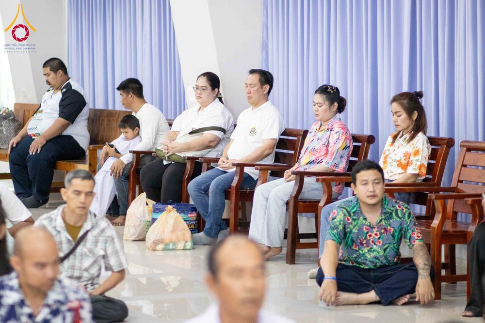 ภาพ No.321851:วันที่ 12 เมษายน พ.ศ.2569 ตักบาตรสงกรานต์ฉลองสามเณรใหม่  ณ ศูนย์ปฏิบัติธรรมระยอง(บ้านช่องลม)