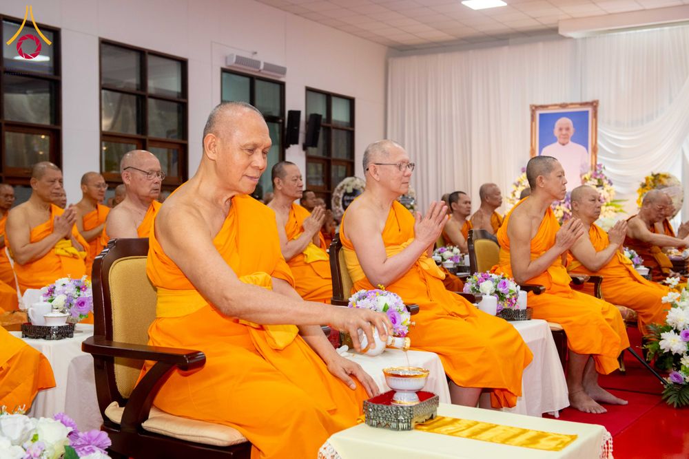 ภาพ No.316262:วันเสาร์ที่ 28 มีนาคม พ.ศ. 2569 พิธีบำเพ็ญกุศล คุณพ่อณรงค์ จินตมากุล  สิริอายุ 99 ปี 11 เดือน โยมบิดา พระครูปลัดรัตนวีรวัฒน์ (รังสฤษดิ์ อิทฺธิจินตโก) ที่ปรึกษาเจ้าคณะจังหวัดปทุมธานี เจ้าอาวาสวัดพระธรรมกาย  ณ ห้องปลูกศรัทธา 2 วัดพระธรรมกาย ปทุมธานี
