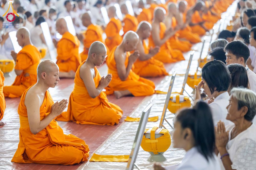 ภาพ No.321425:วันเสาร์ที่ 11 เมษายน พ.ศ.2569 พิธีขอบรรพชา พิธีขอสรณคมณ์และศีล, พิธีถวายบาตร พิธีอุปสมบท โครงการอุปสมบทหมู่ บูชาธรรมหลวงพ่อธัมมชโย พ.ศ.2569 โครงการอุปสมบทหมู่ธรรมทายาท ระดับอุดมศึกษา รุ่น 53 (ภาคฤดูร้อน) ณ วัดพระธรรมกาย ปทุมธานี