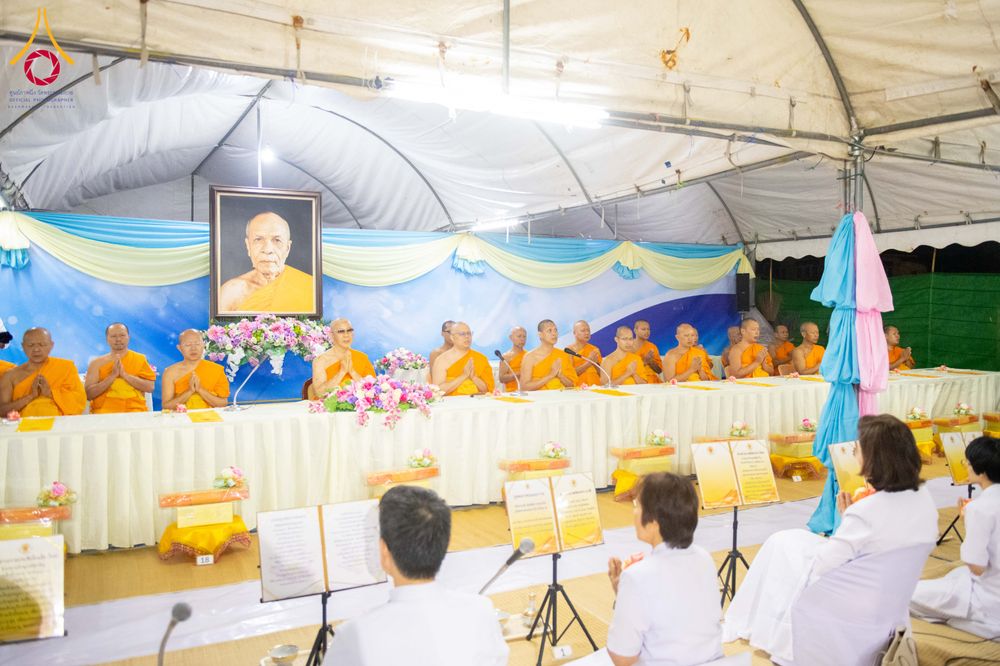 ภาพ No.290762:วันที่ 9 มกราคม พ.ศ. 2569 พิธีถวายภัตตาหารเป็นสังฆทาน แด่พระธรรมยาตรา ณ อนุสรณ์สถานคลองบางนางแท่น อ.สามพราน จ.นครปฐม ในโครงการธรรมยาตรา กตัญญูบูชา มหาปูชนียาจารย์ พระมงคลเทพมุนี(สด จนฺทสโร) พระผู้ปราบมาร อนุสรณ์สถาน 7 แห่ง ปีที่ 14