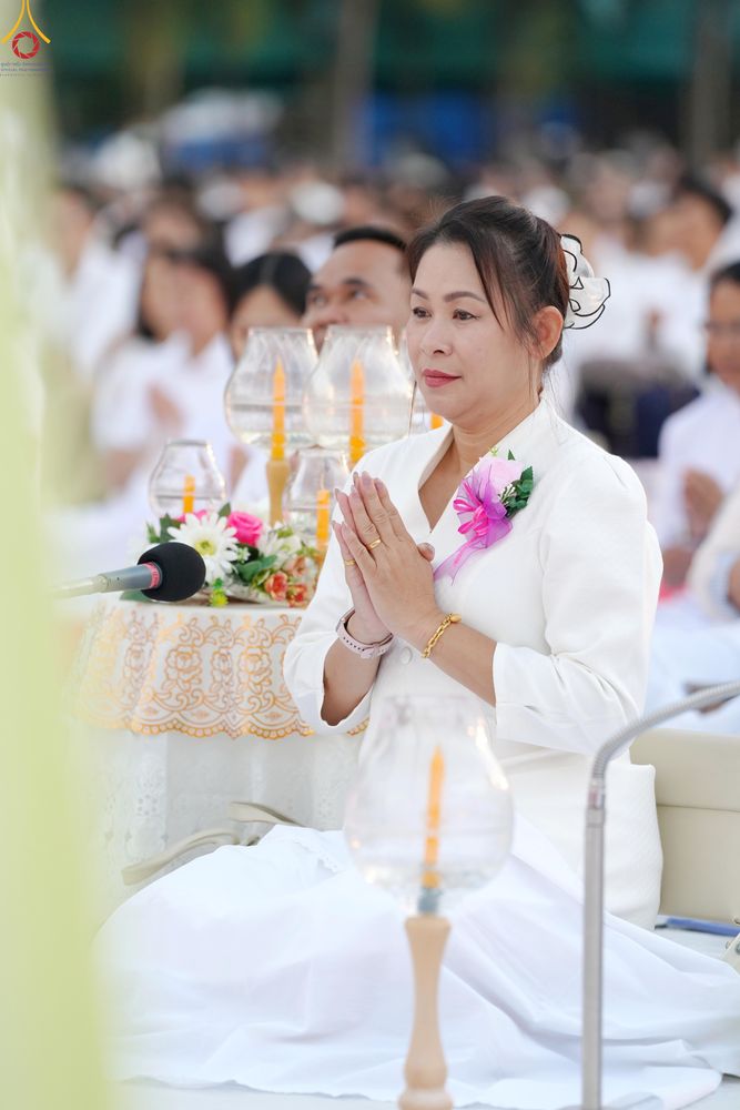 ภาพ No.292063:วันที่ 10 มกราคม พ.ศ. 2569 พิธีจุดประทีปถวายเป็นพุทธบูชา และบูชาธรรมมหาปูชนียาจารย์  ณ อนุสรณ์สถานคลองบางนางแท่น อ.สามพราน จ.นครปฐม ในโครงการธรรมยาตรา กตัญญูบูชา มหาปูชนียาจารย์ พระมงคลเทพมุนี(สด จนฺทสโร) พระผู้ปราบมาร อนุสรณ์สถาน 7 แห่ง ปีที่ 14