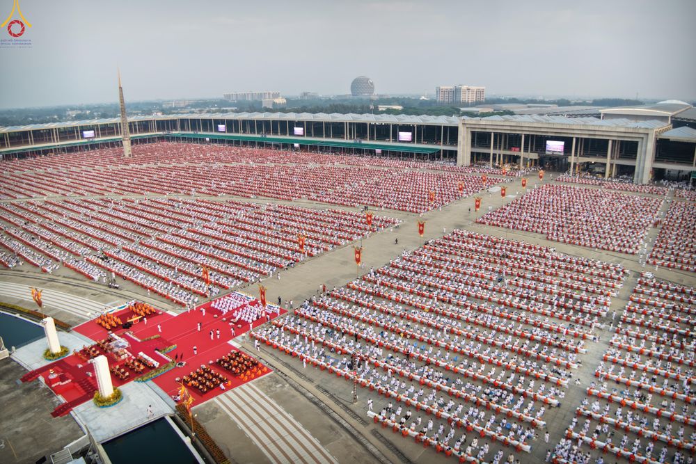 ภาพ No.324089:วันที่ 22 เมษายน พ.ศ.2569 (วันคุ้มครองโลก) พิธีถวายมหาสังฆทาน 40,000 กว่าวัดทั่วประเทศ ณ ลานธรรม พระมหาธรรมกายเจดีย์ วัดพระธรรมกาย