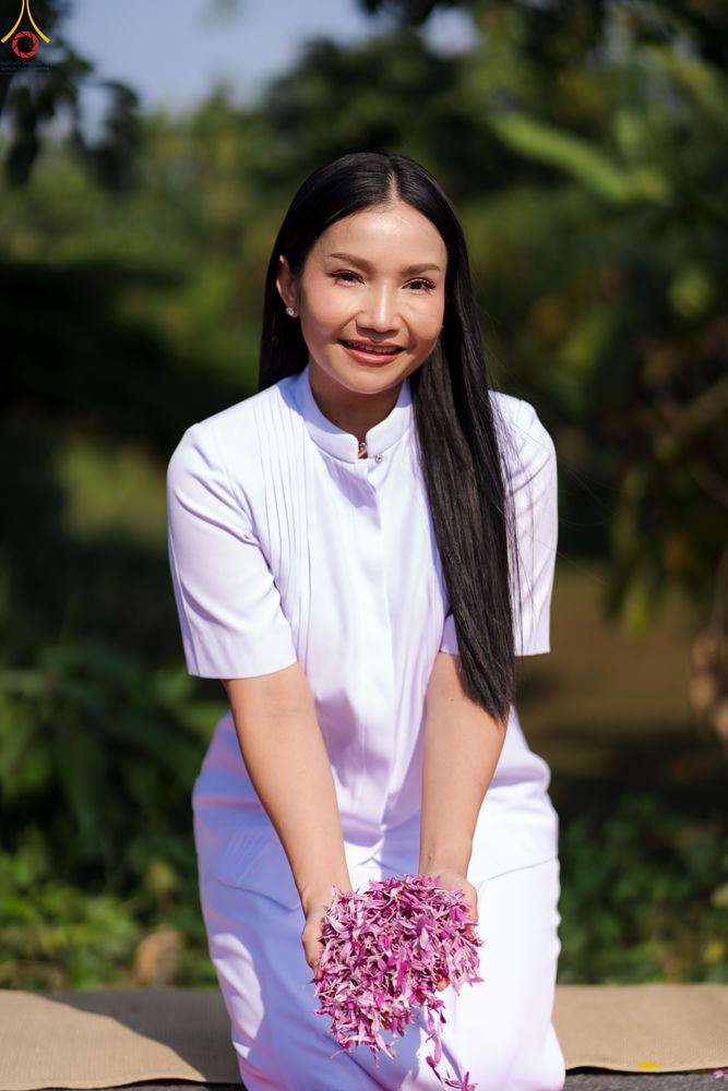 ภาพ No.290394:วันที่ 7 มกราคม พ.ศ. 2569 พิธีต้อนรับพระธรรมยาตรา ณ อนุสรณ์สถานลำดับที่ 2  สถานที่ตั้งมโนปณิธานบวชตลอดชีวิต อนุสรณ์สถานคลองบางนางแท่น (ภาพชุดที่ 2) อ.สามพราน จ.นครปฐม ในโครงการธรรมยาตรา กตัญญูบูชา มหาปูชนียาจารย์ พระมงคลเทพมุนี(สด จนฺทสโร) พระผู้ปราบมาร 