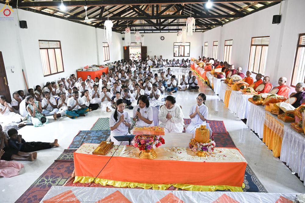 ภาพ No.278834:วันที่ 1 พฤศจิกายน  2568  กฐินสมทบวัดต่างประเทศ โดยคณะศิษยานุศิษย์ บูชาธรรม 81 ปี หลวงพ่อธัมมชโย ณ วัดธรรมรักษิตาราม ประเทศศรีลังกา