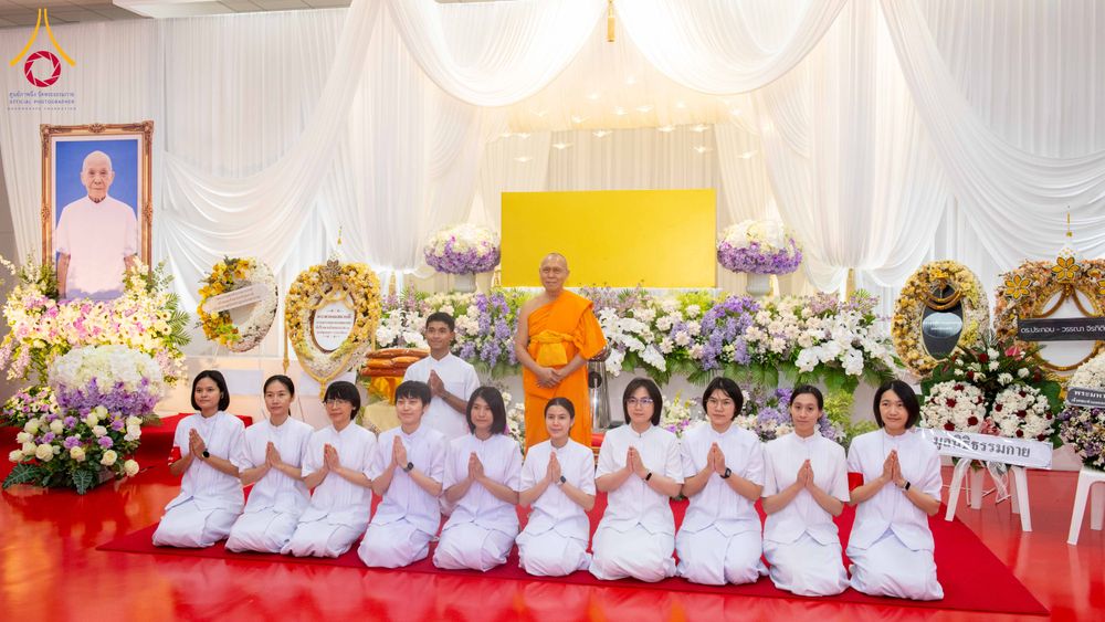 ภาพ No.316154:วันศุกร์ที่ 27 มีนาคม พ.ศ. 2569 พิธีบำเพ็ญกุศล คุณพ่อณรงค์ จินตมากุล  สิริอายุ 99 ปี 11 เดือน โยมบิดา พระครูปลัดรัตนวีรวัฒน์ (รังสฤษดิ์ อิทฺธิจินตโก) ที่ปรึกษาเจ้าคณะจังหวัดปทุมธานี เจ้าอาวาสวัดพระธรรมกาย  ณ ห้องปลูกศรัทธา 2 วัดพระธรรมกาย ปทุมธานี