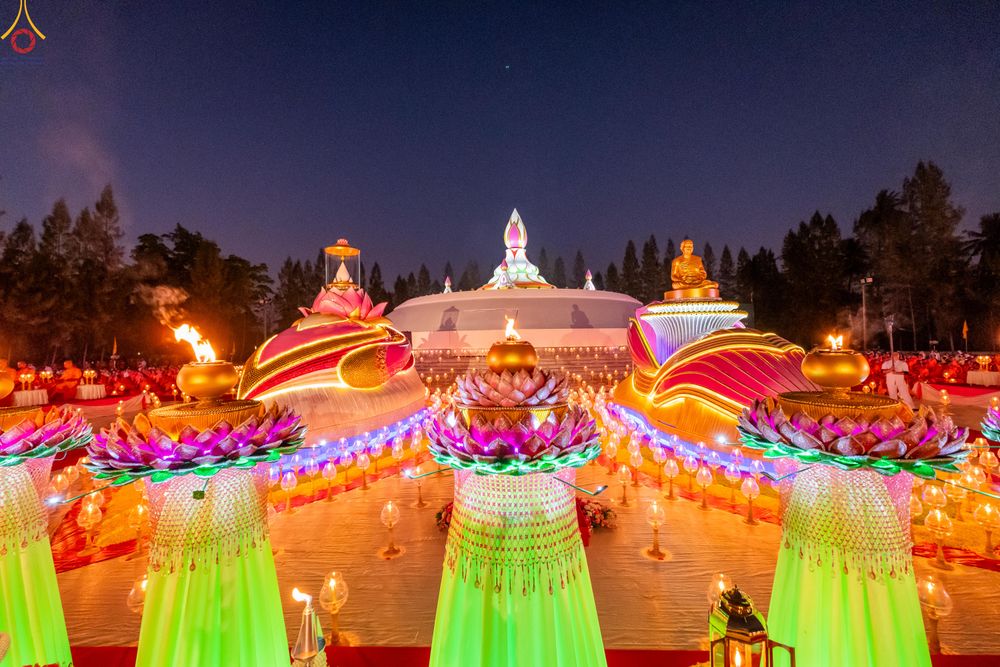 ภาพ No.292160:วันที่ 10 มกราคม พ.ศ. 2569 พิธีจุดประทีปถวายเป็นพุทธบูชา และบูชาธรรมมหาปูชนียาจารย์  ณ อนุสรณ์สถานคลองบางนางแท่น อ.สามพราน จ.นครปฐม ในโครงการธรรมยาตรา กตัญญูบูชา มหาปูชนียาจารย์ พระมงคลเทพมุนี(สด จนฺทสโร) พระผู้ปราบมาร อนุสรณ์สถาน 7 แห่ง ปีที่ 14