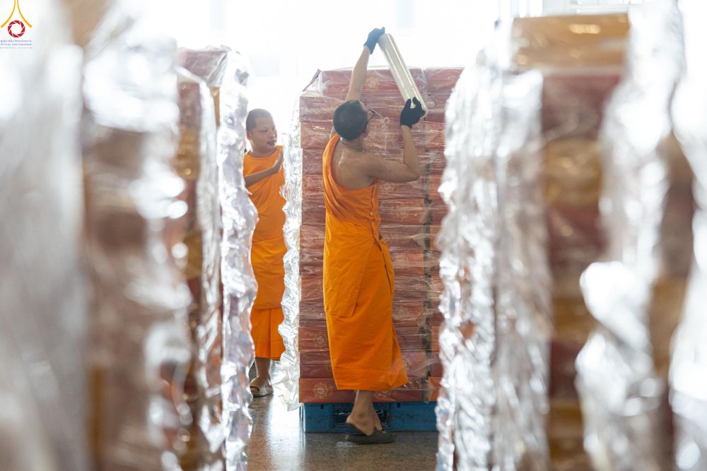 ภาพ No.322167:วันที่ 14 เมษายน พ.ศ.2569 การเตรียมกล่องไทยธรรม วันสุดท้าย เพื่องานถวายมหาสังฆทาน 40,000 กว่าวัดทั่วประเทศ วันคุ้มครองโลก 22 เมษายน พ.ศ.2569 วัดพระธรรมกาย