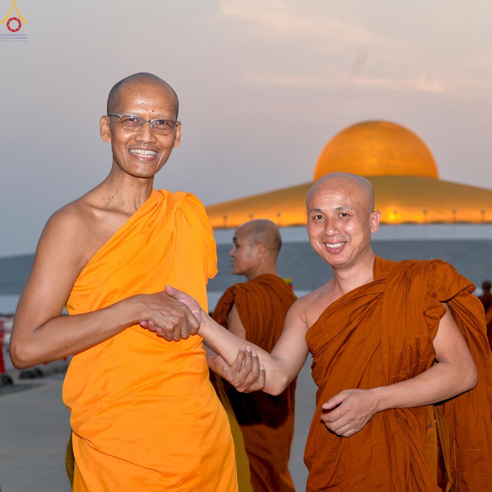 ภาพ No.323141:วันที่ 19 เมษายน พ.ศ.2569 การเรียงกล่องไทยธรรม , เตรียมงานจราจร เพื่องานถวายมหาสังฆทาน 40,000 กว่าวัดทั่วประเทศ วันคุ้มครองโลก 22 เมษายน พ.ศ.2569 วัดพระธรรมกาย