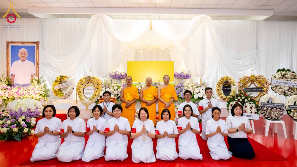 ภาพ No.315895:วันพฤหัสบดีที่ 26 มีนาคม พ.ศ. 2569 พิธีบำเพ็ญกุศล คุณพ่อณรงค์ จินตมากุล  สิริอายุ 99 ปี 11 เดือน โยมบิดา พระครูปลัดรัตนวีรวัฒน์ (รังสฤษดิ์ อิทฺธิจินตโก) ที่ปรึกษาเจ้าคณะจังหวัดปทุมธานี เจ้าอาวาสวัดพระธรรมกาย  ณ ห้องปลูกศรัทธา 2 วัดพระธรรมกาย ปทุมธานี