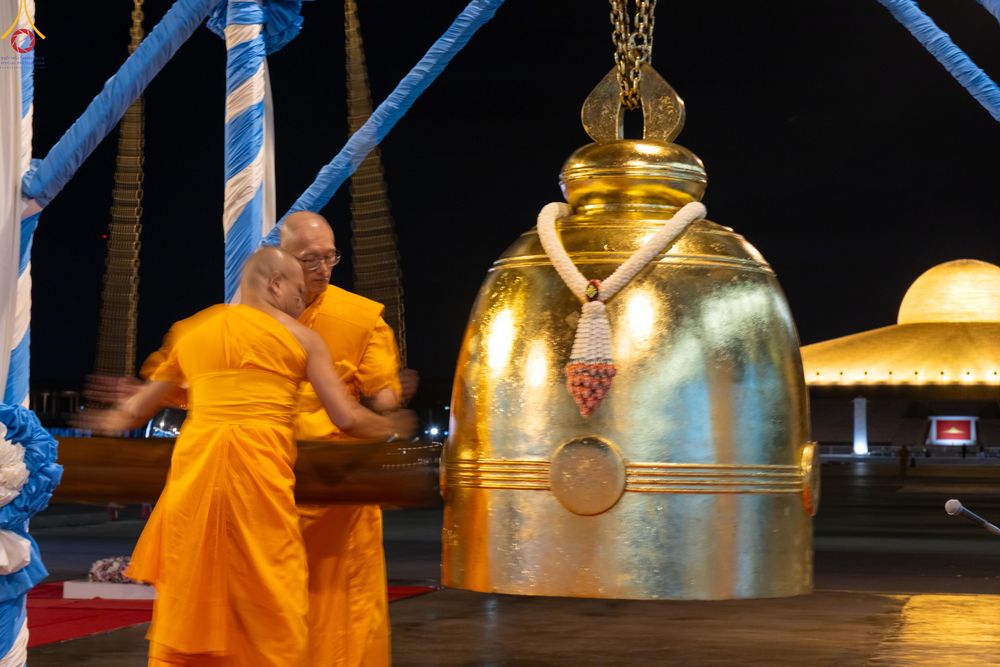ภาพ No.337538:วันจันทร์ที่ 29 มิถุนายน พ.ศ.2569 (วันพระขึ้น 15 ค่ำ เดือน 8) พิธีบุพเปตพลี ครั้งที่ 184 ณ หอฉันคุณยายอาจารย์ฯ  พิธีสวดธัมมจักกัปปวัตนสูตร ครบ 8,495,000,000 จบ ณ มหาวิหารคด วัดพระธรรมกาย