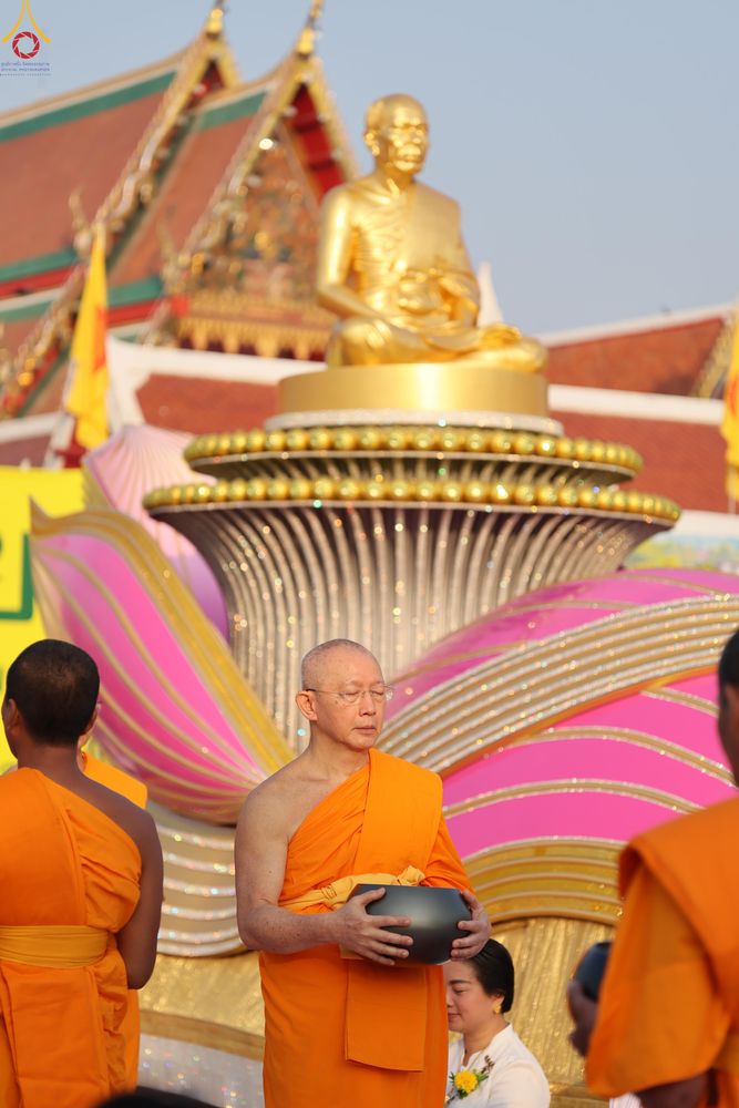 ภาพ No.294468:วันที่ 14 มกราคม พ.ศ. 2569 พิธีตักบาตรพระธรรมยาตรา ณ วัดสองพี่น้อง ต.ต้นตาล อ.สองพี่น้อง จ.สุพรรณบุรี ในโครงการธรรมยาตรา กตัญญูบูชา มหาปูชนียาจารย์ พระมงคลเทพมุนี(สด จนฺทสโร) พระผู้ปราบมาร อนุสรณ์สถาน 7 แห่ง ปีที่ 14