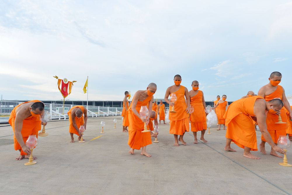 ภาพ No.28921:วันคุ้มครองโลก พิธีจุดประทีปแปรอักษรที่ใหญ่ที่สุดในโลก ถวายเป็นพุทธบูชา ผ่านระบบ ZOOM 