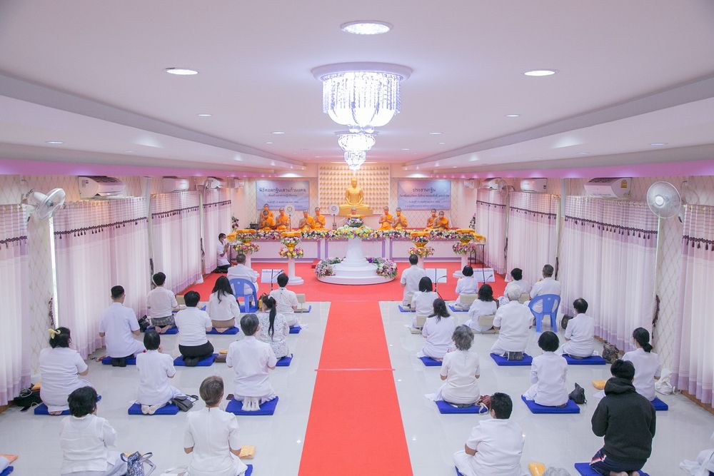 ภาพ No.39001:พิธีทอดกฐิน ณ ศูนย์ปฏิบัติธรรมท่าม่วง