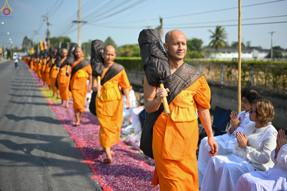 ภาพ No.299415:วันที่ 18 มกราคม พ.ศ. 2569 พิธีต้อนรับพระธรรมยาตรา ณ อนุสรณ์สถานลำดับที่ 5 สถานที่เผยแผ่วิชชาธรรมกายครั้งแรก อนุสรณ์สถานบางปลา วัดบางปลา อำเภอบางเลน จังหวัดนครปฐม ในโครงการธรรมยาตรา กตัญญูบูชา มหาปูชนียาจารย์ พระมงคลเทพมุนี(สด จนฺทสโร) พระผู้ปราบมาร อนุส