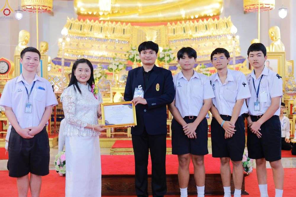 ภาพ No.289066:วันพุธที่ 17 ธันวาคม พ.ศ.2568 กิจกรรมเยาวชนไทยรวมใจทำความดี "เด็กดีมหานคร ต้นแบบด้านศีลธรรม" แข่งขันสอบตอบปัญหาศีลธรรมในพระพุทธศาสนา ครั้งที่ 7 และวันรวมพลังเด็กดี V-Star ประจำปี 2568 ณ วัดมหาธาตุยุวราชรังสฤษฎิ์ราชวรมหาวิหาร กรุงเทพมหานคร