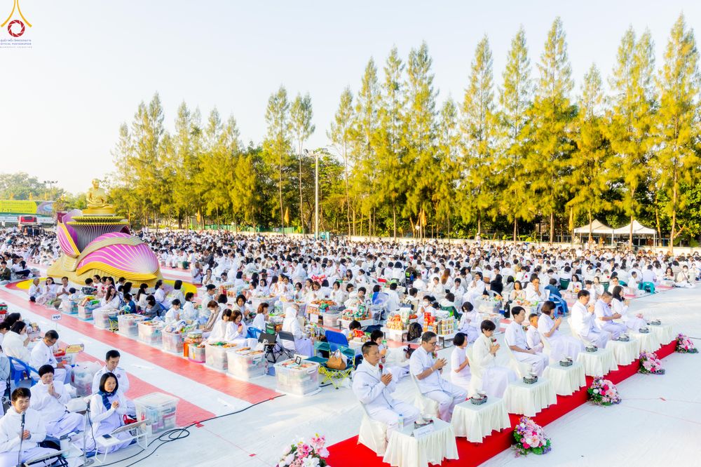 ภาพ No.292397:วันที่ 11 มกราคม พ.ศ. 2569 พิธีตักบาตรพระธรรมยาตรา ณ อนุสรณ์สถานคลองบางนางแท่น อ.สามพราน จ.นครปฐม ในโครงการธรรมยาตรา กตัญญูบูชา มหาปูชนียาจารย์ พระมงคลเทพมุนี(สด จนฺทสโร) พระผู้ปราบมาร อนุสรณ์สถาน 7 แห่ง ปีที่ 14