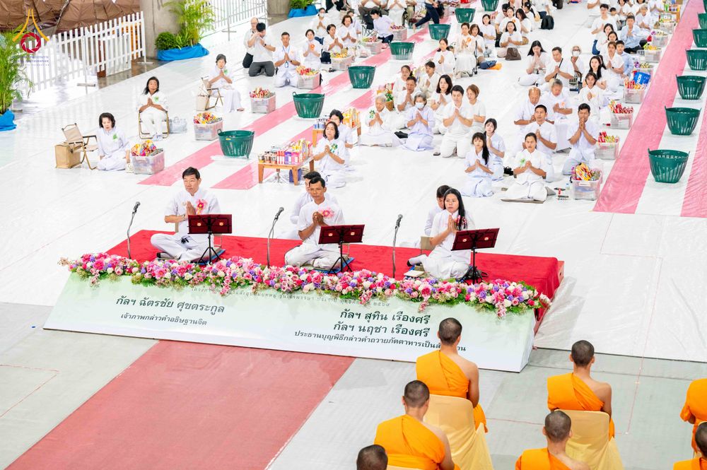 ภาพ No.342913:วันอาทิตย์ที่ 9 สิงหาคม พ.ศ.2569 พิธีตักบาตรฉลองพระใหม่ โครงการบรรพชาและอุปสมบทหมู่ รุ่นเข้าพรรษา ณ มหารัตนวิหาคด คอร์ 26 วัดพระธรรมกาย