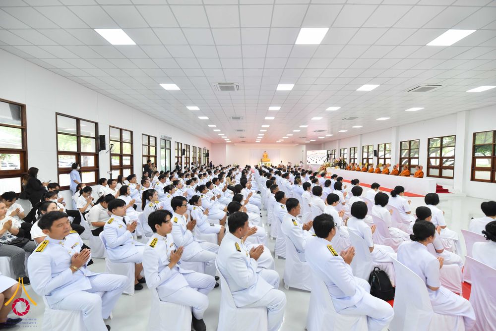 ภาพ No.344201:วันที่ 12 สิงหาคม พ.ศ. 2569  พสกนิกรชาวอำเภอคลองหลวง พร้อมใจร่วมพิธีสวดพระพุทธมนต์และทำบุญตักบาตรถวายพระราชกุศล เนื่องในวันคล้ายวันพระราชสมภพ สมเด็จพระบรมราชชนนีพันปีหลวง และวันแม่แห่งชาติ 12 สิงหาคม 2569