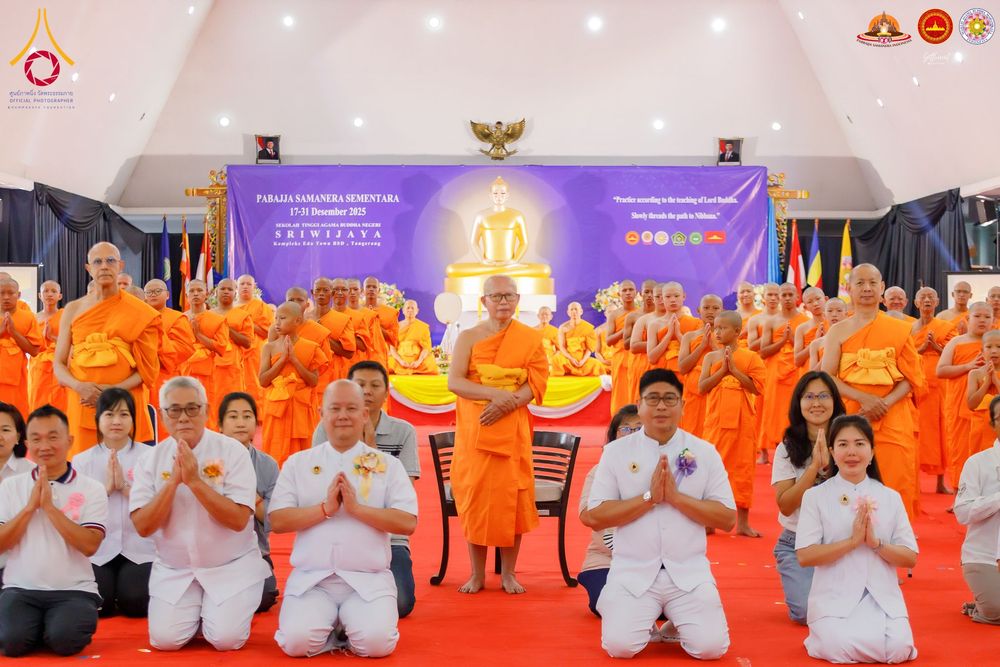 ภาพ No.283717:วันเสาร์ที่ 20 ธันวาคม  2568 พิธีบรรพชาสามเณร ณ ประเทศอินโดนีเซีย