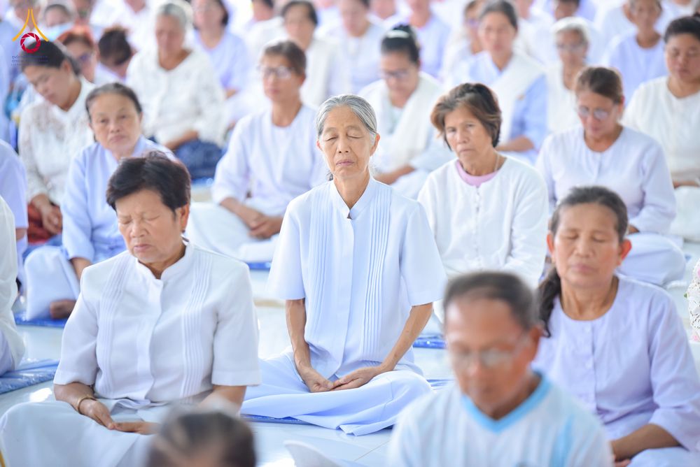 ภาพ No.327132:วันศุกร์ที่ 1 พฤษภาคม พ.ศ.2569 พิธีทอดผ้าป่า โปรยรัตนชาติ ตอกเสาเข็มมงคลต้นแรก สถาปนา “องค์พระเจดีย์เพื่อสร้างสันติภาพโลก” (แห่งแรกของภาคอีสาน) ณ ธุดงคสถานอำนาจเจริญ  อ.เมือง จ.อำนาจเจริญ