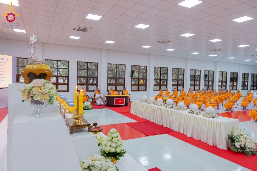 ภาพ No.294212:วันอาทิตย์ที่ 14 ธันวาคม พ.ศ.2568 พิธีเจริญพระพุทธมนต์สมโภชดวงแก้วลูกนิมิตเอก และดวงแก้วนิมิตปฏิบัติธรรม อัญเชิญประดิษฐาน  ณ วัดพระธรรมกายในประเทศสหรัฐอเมริกาและประเทศเยอรมนี 7 แห่ง ณ อาคารปลูกศรัทธา 2 วัดพระธรรมกาย