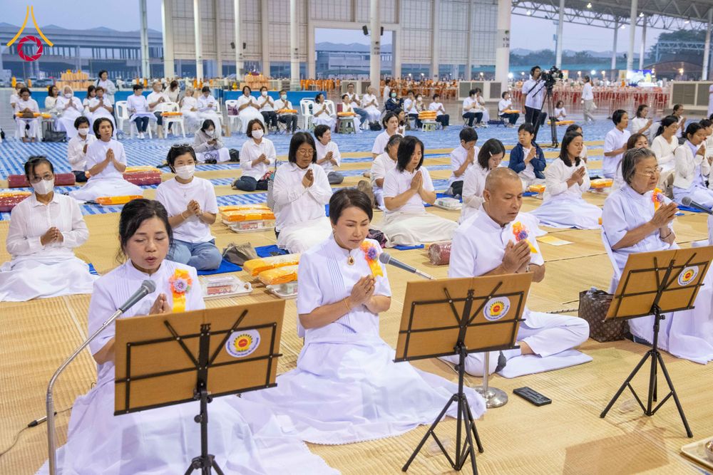 ภาพ No.306192:วันที่ 30 มกราคม พ.ศ. 2569 พิธีถวายภัตตาหารเป็นสังฆทาน แด่พระธรรมยาตรา ณ วัดพระธรรมกาย  จังหวัดปทุมธานี ในโครงการธรรมยาตรา กตัญญูบูชา มหาปูชนียาจารย์ พระมงคลเทพมุนี(สด จนฺทสโร) พระผู้ปราบมาร อนุสรณ์สถาน 7 แห่ง ปีที่ 14