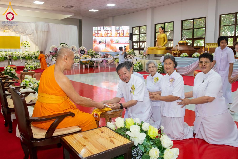 ภาพ No.314892:วันอาทิตย์ที่ 22 มีนาคม พ.ศ. 2569 พิธีบำเพ็ญกุศล คุณพ่อณรงค์ จินตมากุล  สิริอายุ 99 ปี 11 เดือน โยมบิดา พระครูปลัดรัตนวีรวัฒน์ (รังสฤษดิ์ อิทฺธิจินตโก) ที่ปรึกษาเจ้าคณะจังหวัดปทุมธานี เจ้าอาวาสวัดพระธรรมกาย  ณ ห้องปลูกศรัทธา 2 วัดพระธรรมกาย ปทุมธานี