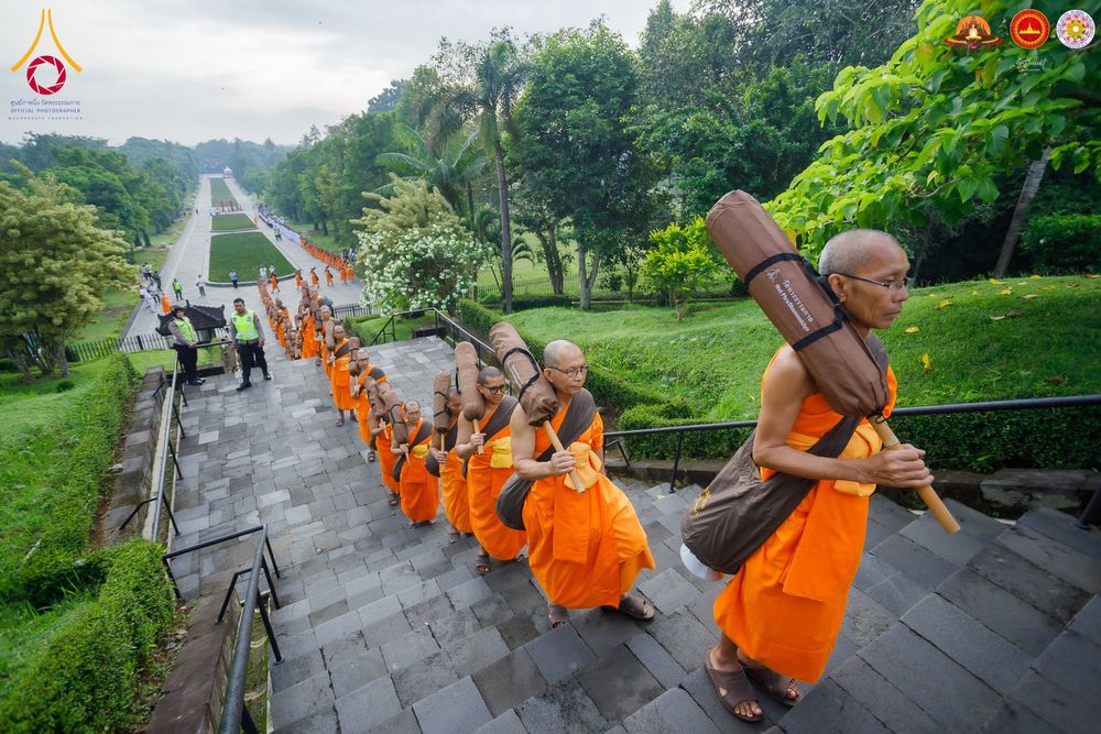 ภาพ No.280071:วันที่ 31 ธันวาคม พ.ศ. 2568 เดินธรรมยาตราที่บรมพุทธโธ อินโดนีเซีย