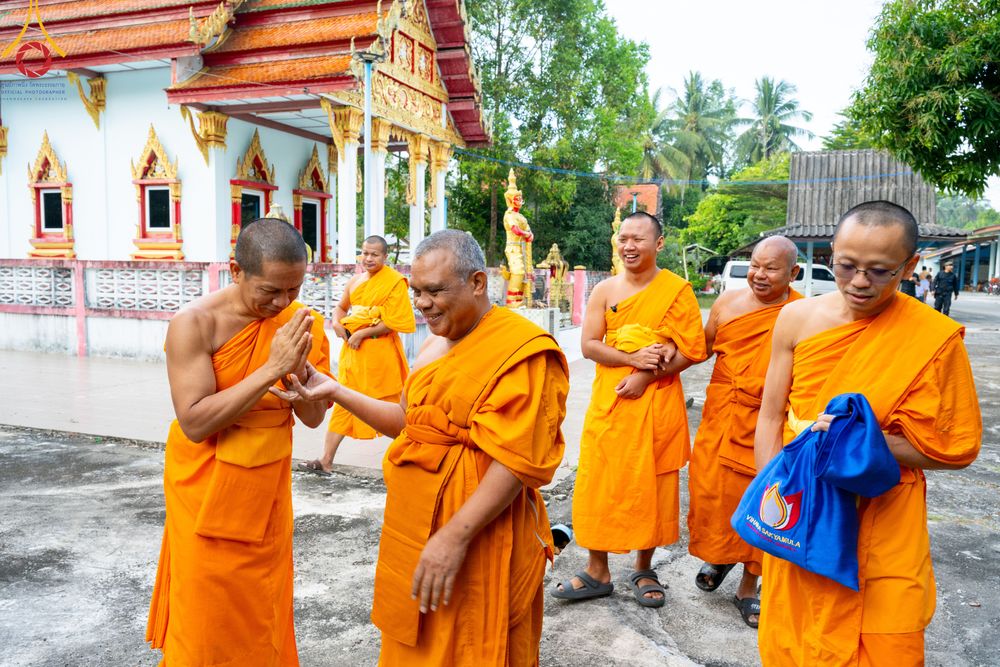 ภาพ No.311040:วันพฤหัสบดีที่ 26 กุมภาพันธ์ พ.ศ. 2569 พิธีถวายสังฆทานแด่คณะสงฆ์ 323 วัด ปีที่ 22 ครั้งที่ 182 พิธีมอบกองทุนหนุนแรงใจช่วยครูใต้ ปีที่ 19 ครั้งที่ 145 และพิธีทำบุญอุทิศส่วนกุศลให้ผู้วายชนม์