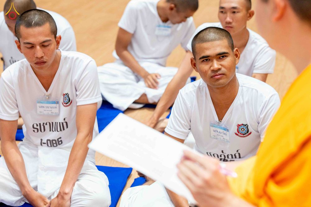 ภาพ No.341064:วันที่ 26 กรกฎาคม พ.ศ. 2569 โครงการพัฒนาคุณธรรม จริยธรรม สำหรับนักเรียนนายสิบตำรวจ (นสต.) รุ่นที่ 17 ศูนย์ฝึกอบรมตำรวจภูธรภาค 1 ได้จัดกิจกรรม ตักบาตรเพื่อน้อมอุทิศถวายเพื่อเป็นพระราชกุศลฯ  และปฏิบัติธรรม ติวธรรมมะ ณ ศูนย์ปฏิบัติธรรมเวิล์ดพีช วัลเล่ย์ (Wo