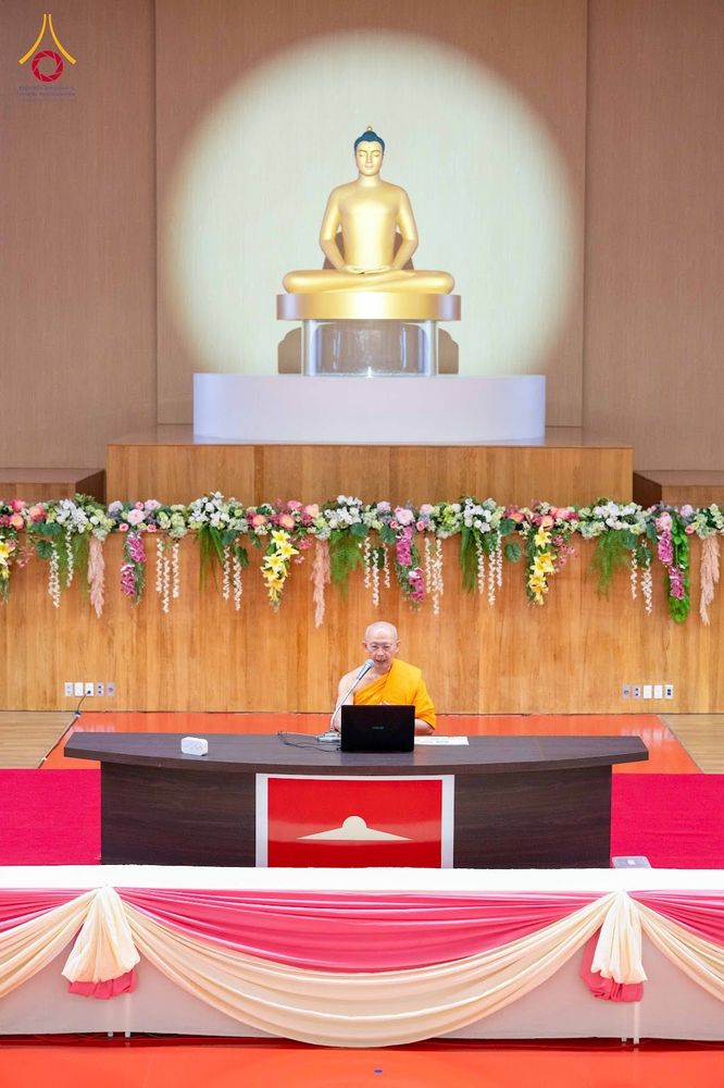 ภาพ No.350168:วันที่ 17-18 กันยายน พ.ศ. 2569 โครงการบรรพชาพัฒนาคุณธรรม จริยธรรม สำหรับนักเรียนนายสิบตำรวจ (นสต.) รุ่นที่ 16 ศูนย์ฝึกอบรมตำรวจภูธรภาค 1  ได้จัดกิจกรรม ณ สภาธรรมกายสากล ห้องแก้ว2