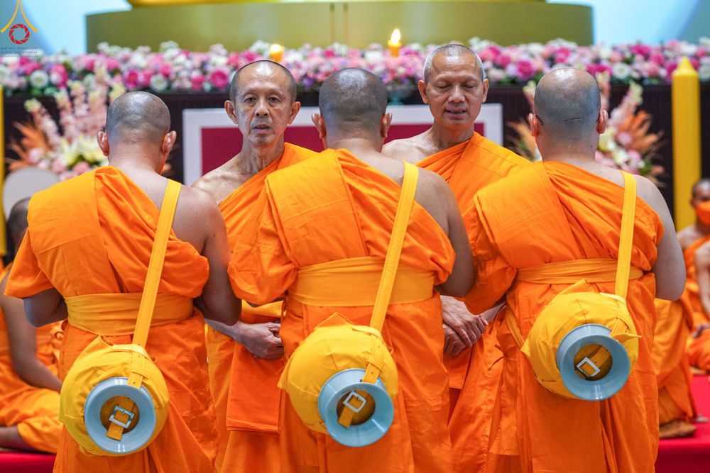ภาพ No.80155:พิธีอุปสมบทในโครงการอุปสมบทหมู่รุ่นวันคุ้มครองโลก ณ อุโบสถ วัดพระธรรมกาย วันที่ 10 -11 เมษายน พ.ศ. 2566