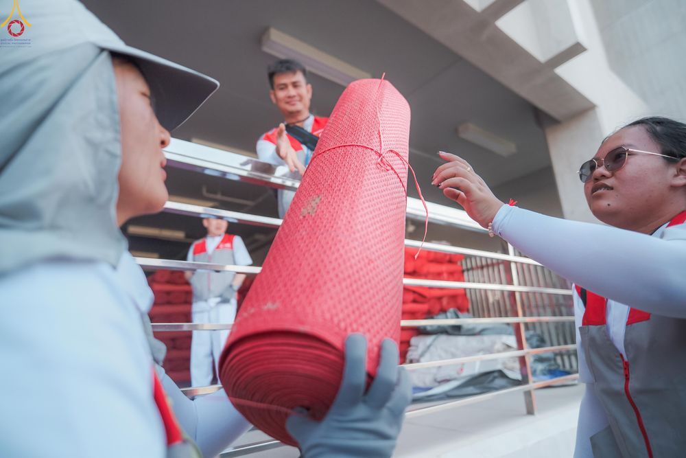 ภาพ No.295939:ภาพเบื้องหลังอาสาสมัครรวมใจ ชุดที่ 1 ในโครงการธรรมยาตรา กตัญญูบูชา มหาปูชนียาจารย์ พระมงคลเทพมุนี(สด จนฺทสโร) พระผู้ปราบมาร อนุสรณ์สถาน 7 แห่ง ปีที่ 14