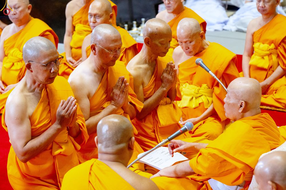 ภาพ No.330866:วันวิสาขบูชา อาทิตย์ที่ 31 พฤษภาคม พ.ศ.2569 พิธีบรรพชาสามเณรอุบาสก 11 ท่าน , พิธีถวายบาตรผ้าไตร และจตุปัจจัยไทยธรรม แด่สามเณร , พิธีอุปสมบทอุทิศชีวิต , พิธีกล่าวคำกัปปิยภัณฑ์  ณ อุโบสถพระไตรปิฎก วัดพระธรรมกาย จังหวัดปทุมธานี