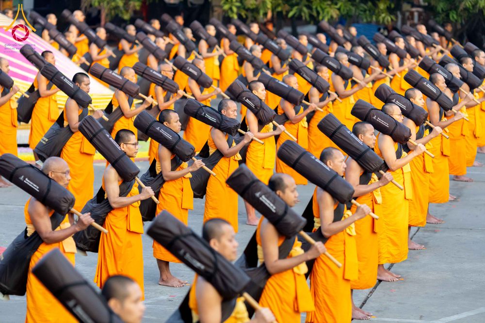 ภาพ No.297383:วันที่ 15 มกราคม พ.ศ.2569 พระธรรมยาตราปฏิบัติธรรมและถ่ายภาพหมู่ประวัติศาสตร์ อนุสรณ์สถานลำดับที่ 4 สถานที่เกิดด้วยกายธรรม  ณ วัดโบสถ์บน ต.บางคูเวียง จ.นนทบุรี ในโครงการธรรมยาตรา กตัญญูบูชา มหาปูชนียาจารย์ พระมงคลเทพมุนี(สด จนฺทสโร) พระผู้ปราบมาร อนุสรณ์ส